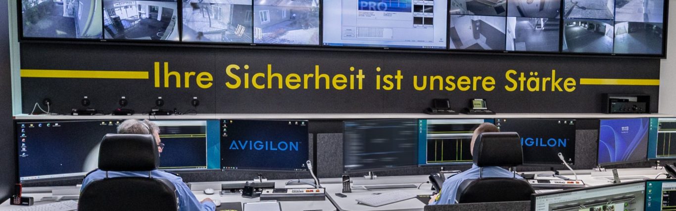 Mitarbeitende in der EHRL Notruf- und Serviceleitstelle